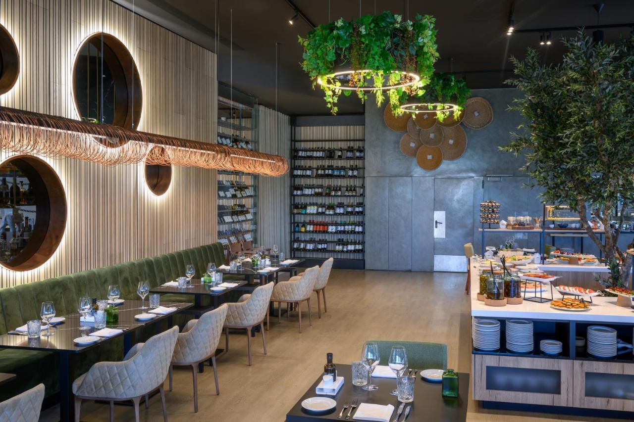 Melia Braga Hotel & Spa Dış mekan fotoğraf Restaurant in the hotel