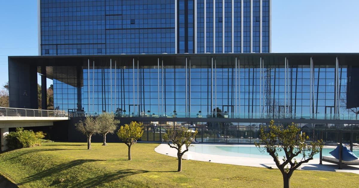 Melia Braga Hotel & Spa Dış mekan fotoğraf The new building of the University of Lleida